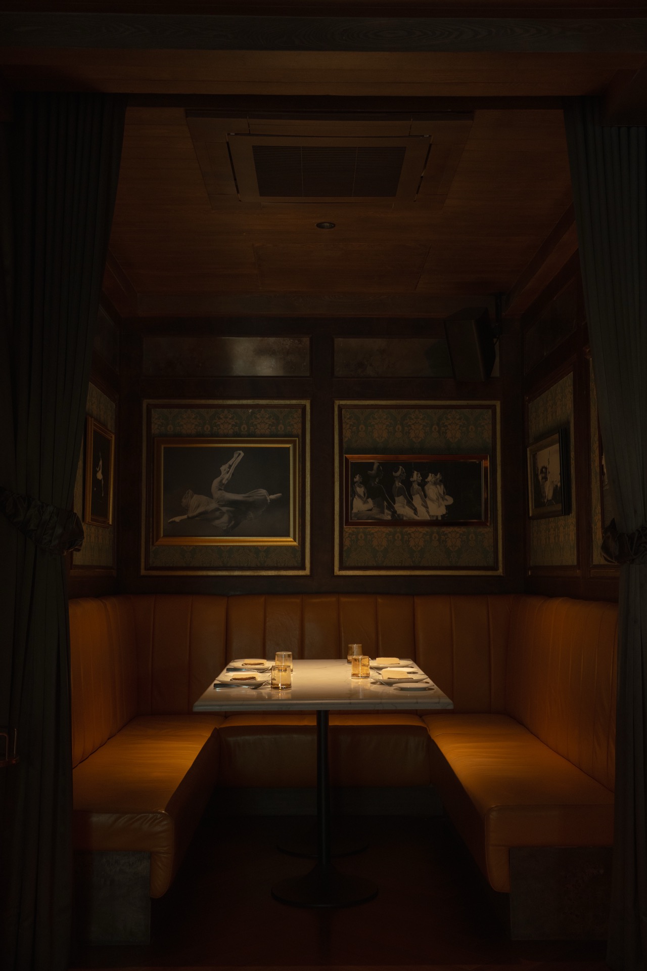 Opera Italian Restaurant Ambiance